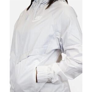 Nike Jacket Women's Large Gray/White Windrunner Jacket Track Lightweight Hooded